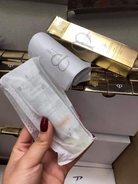 Kem chống nắng Clé de Peau Beauté UV protective cream tinted. ✾ 𝑴𝒊𝒅𝒏𝒊𝒈𝒉𝒕.𝒑𝒆𝒕𝒂𝒍 ✾ | BigBuy360 - bigbuy360.vn