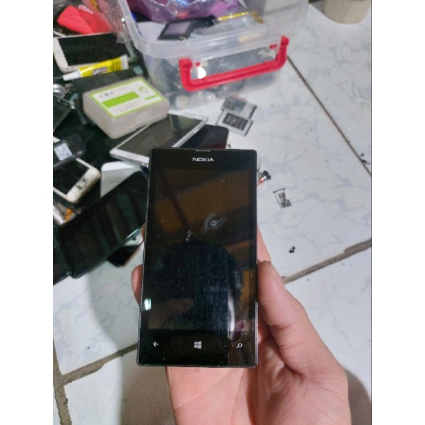 xác Nokia Lumia 520 Main sống hư màn cho ai sưu tập.