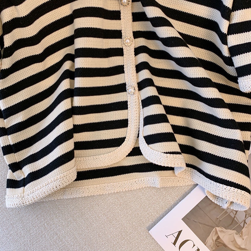Áo Tay Ngắn Cổ Búp Bê Kẻ Sọc Phối Ren Phong Cách Hàn Quốc