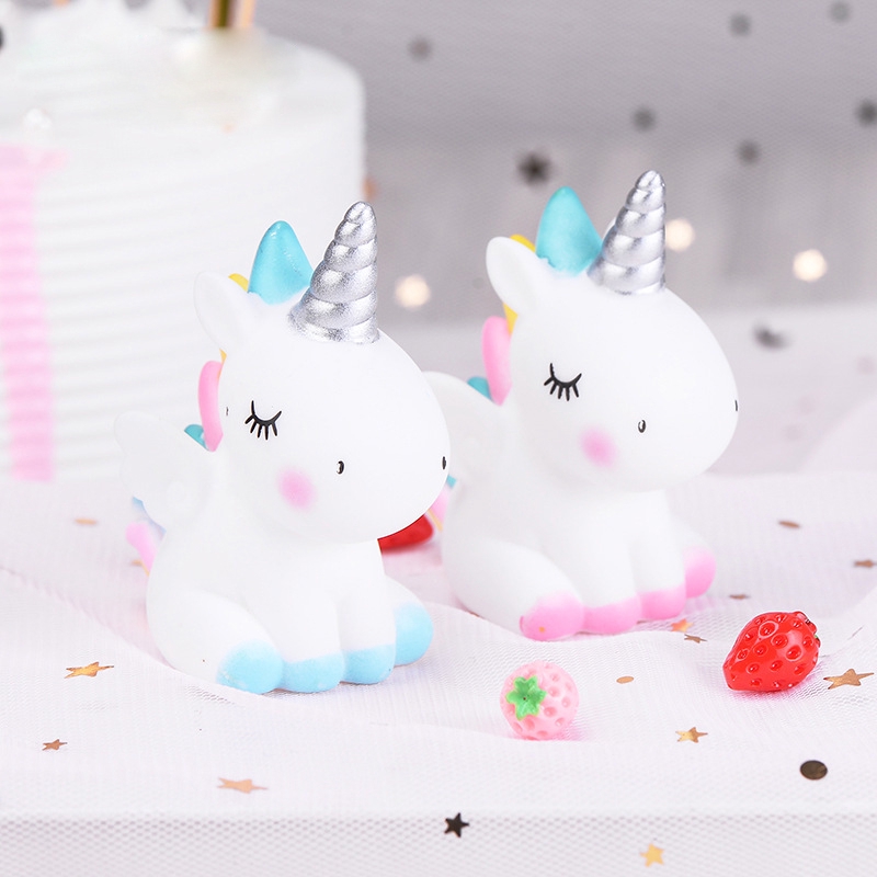 1 mô hình kỳ lân hoạt hình trang trí bánh kem