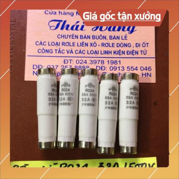 . Cầu chì sứ RO24-32 A/500 v. giá cho 5 chiếc ..