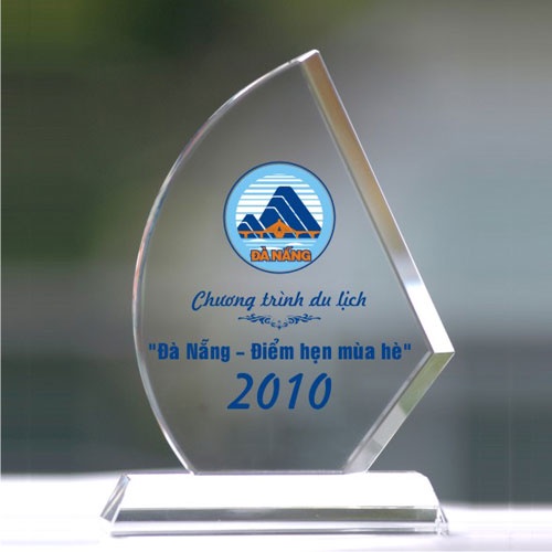 Cúp vinh danh pha lê cánh buồm/ Qùa tặng pha lê cao cấp