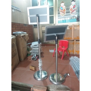 Bảng chi dẫn inox, Giá để menu đứng