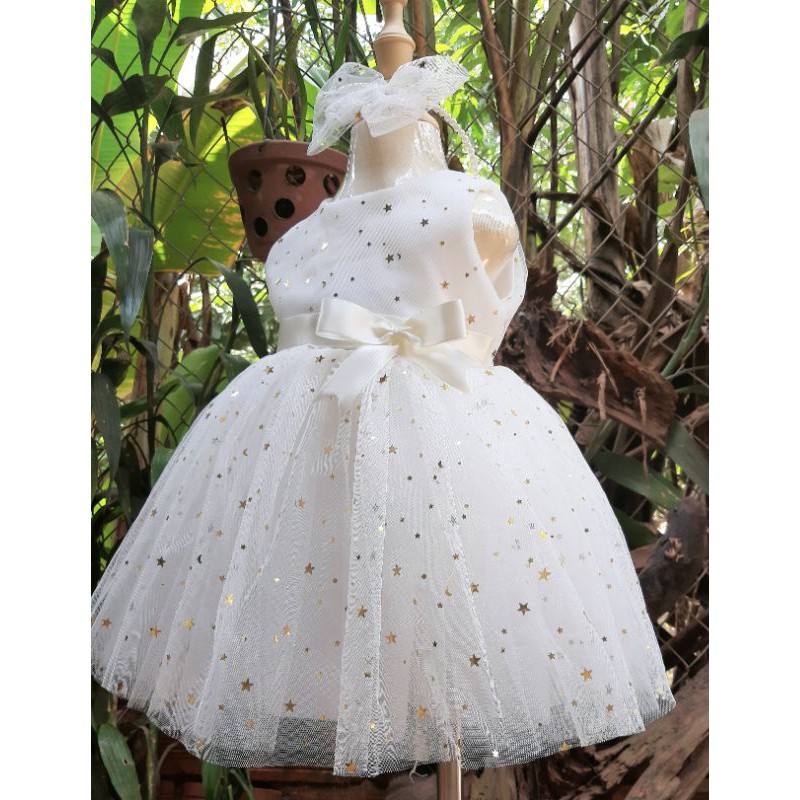 Váy sao xinh lung linh cho bé