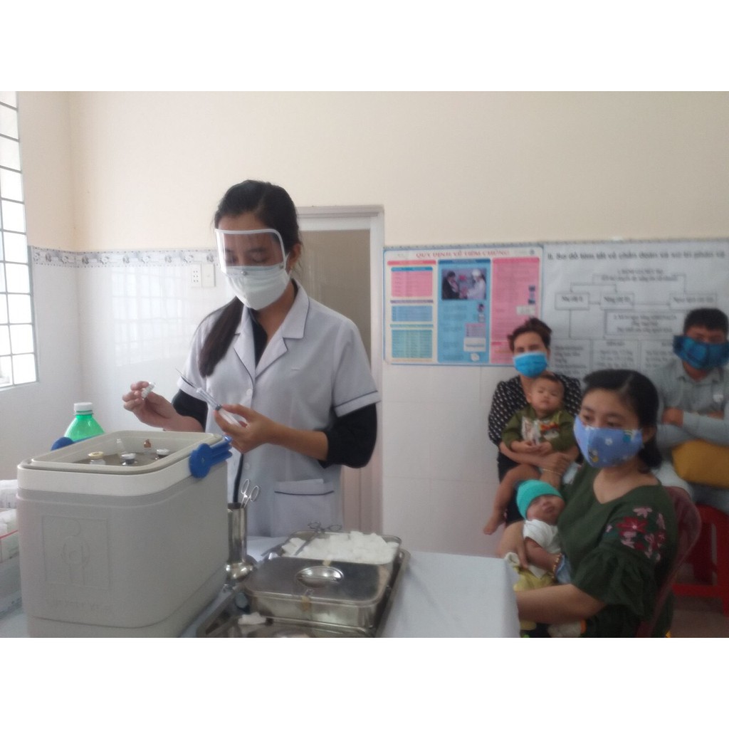 Khẩu trang vải nano chống nước kháng khuẩn, kèm Kính che mặt chống dịch - chóng giọt bắn tiện lợi hiện đại | BigBuy360 - bigbuy360.vn