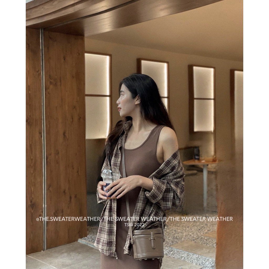 Set Đầm len thun hai dây dáng dài kèm áo sơ mi, váy len dáng dài màu nâu kèm áo sơ mi oversize