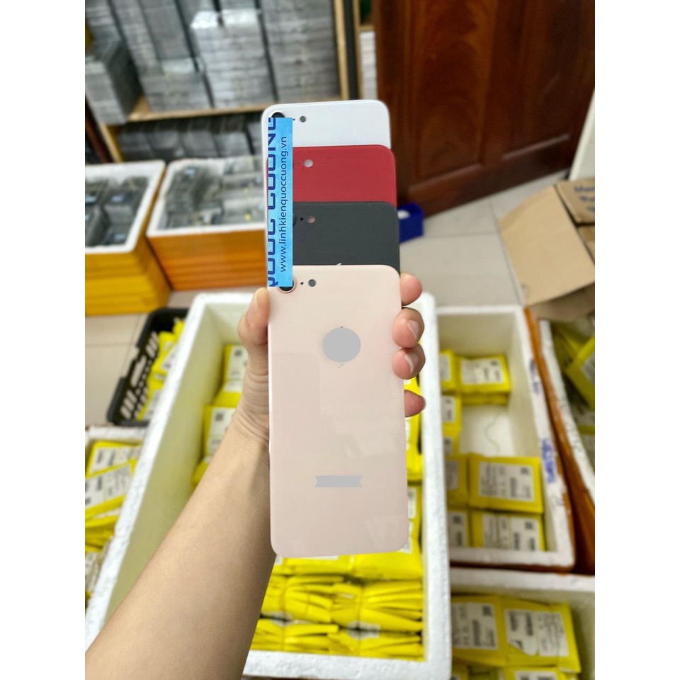 Lưng 8/G đủ màu trắng, đen, vàng, đỏ có sẵn viền camer