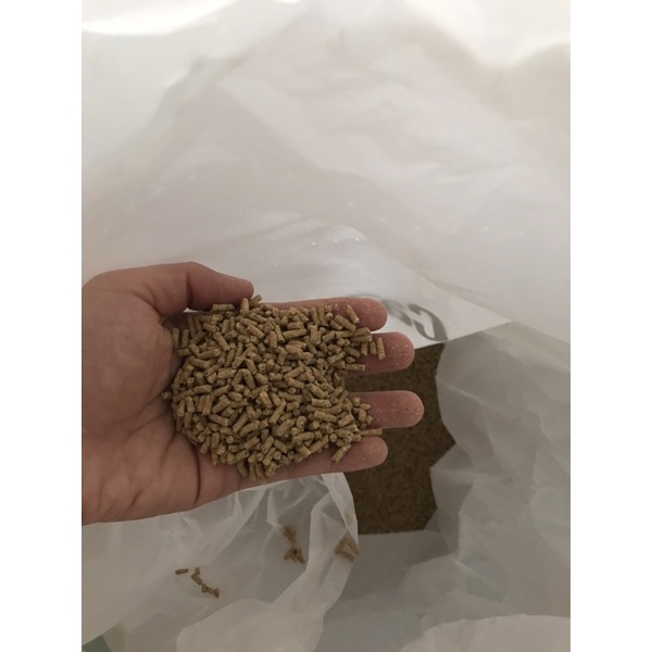 1 kg cám gà to, gà thịt từ 11 ngày tuổi đến xuất chuồng, cám câu mồi câu cargill