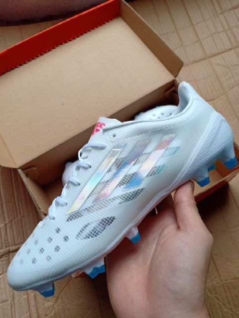 GIÀY ĐÁ BÓNG SÂN CỎ TỰ NHIÊN