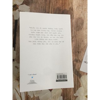 SÁCH - Lưng Chừng Cô Đơn