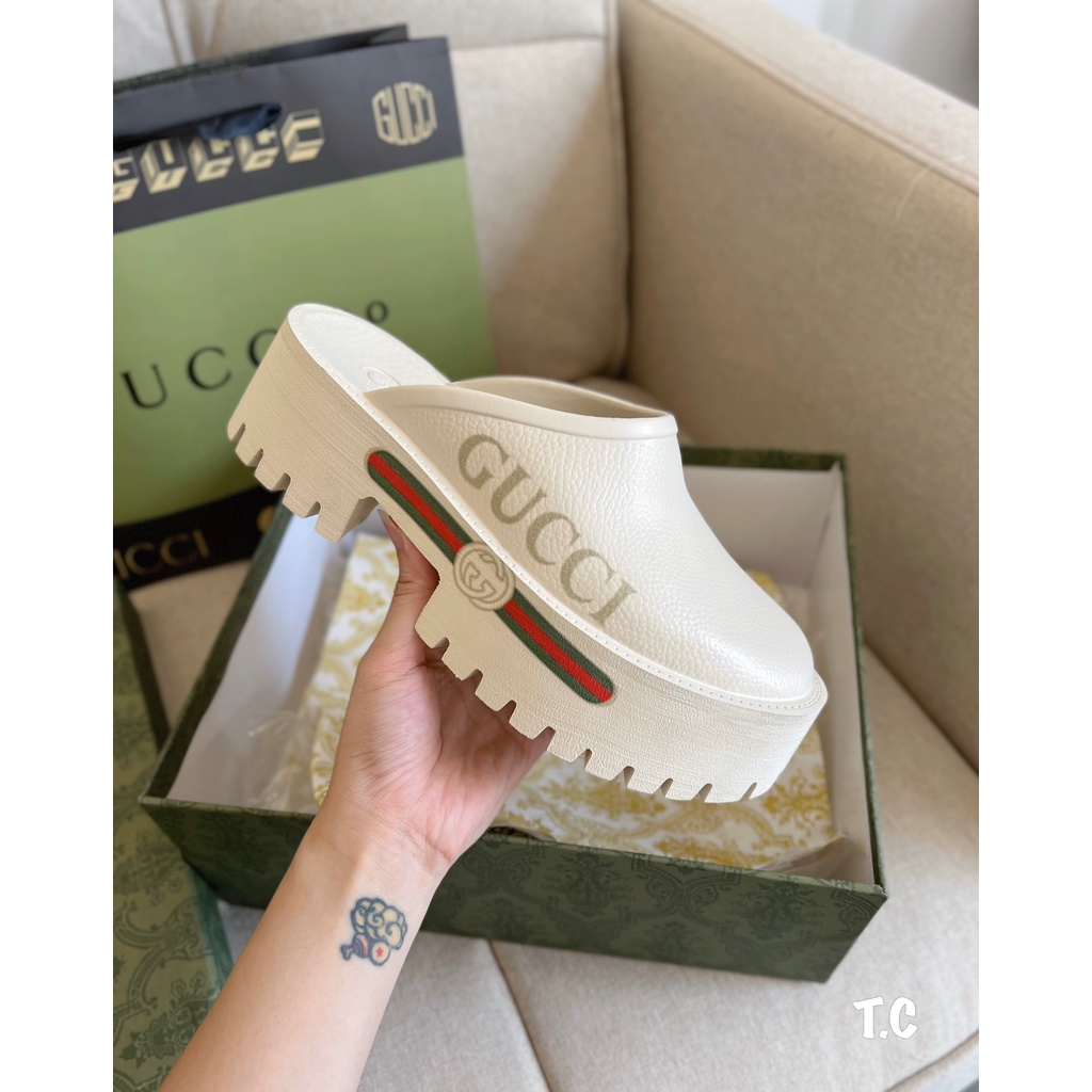 sục cross hoạ tiết G.U.C.C.I trắng be
