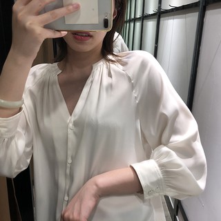Áo sơ mi H&M cổ chữ V