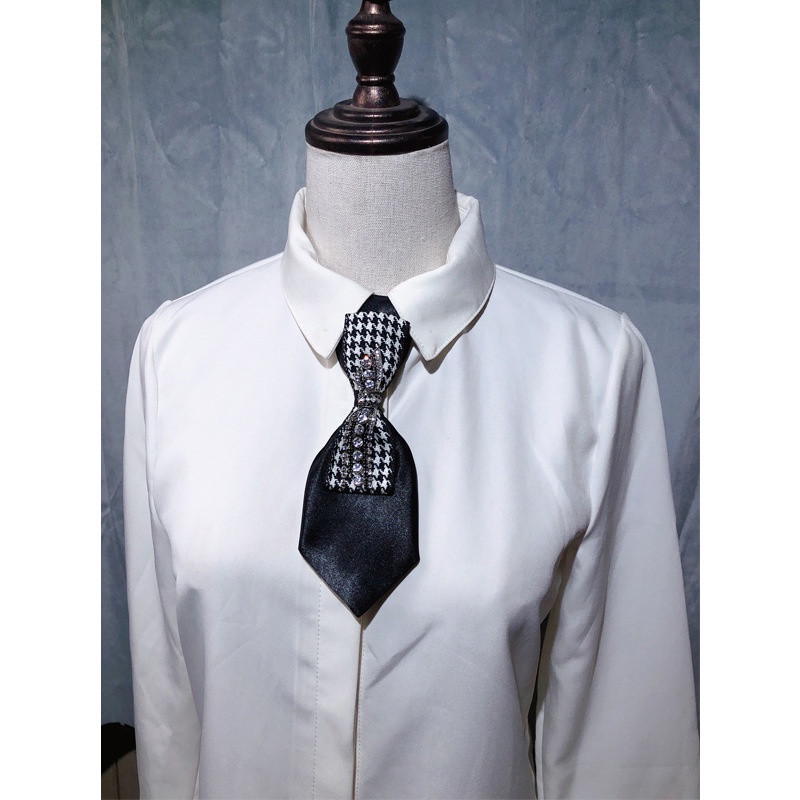 Cà Vạt Nơ Tua Rua Màu Đen Họa Tiết Caro Đính Đá Lấp Lánh Cho Nữ