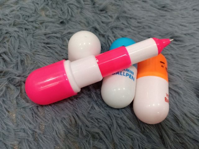 Bút bi Vitamin mực xanh