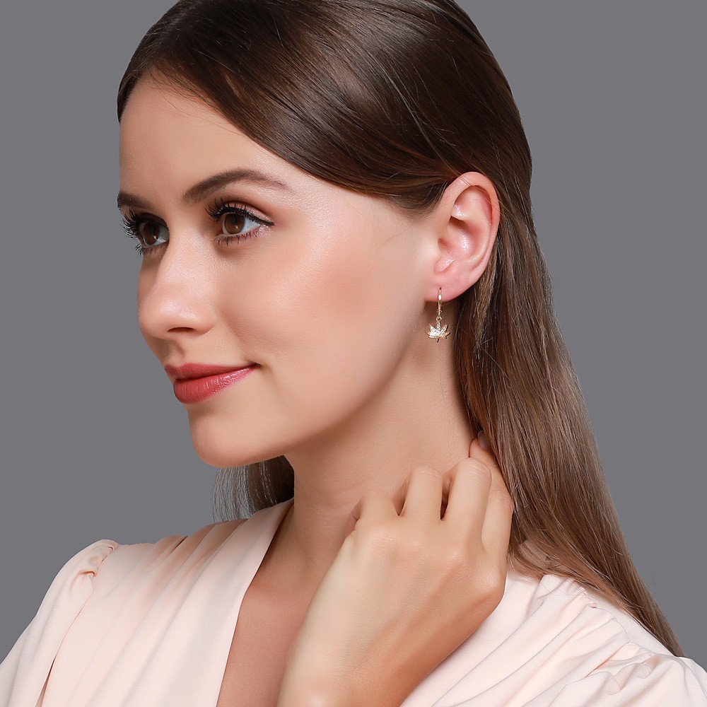 Khuyên tai đính kim cương giả phong cách Hàn Quốc sang trọng cho nữ