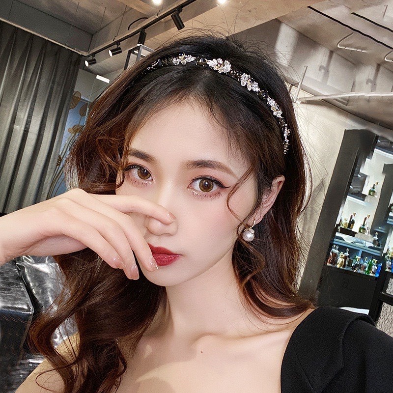 Bờm cài tóc IU đính đá nhân tạo phối hoa sang trọng dễ thương Her Accessories