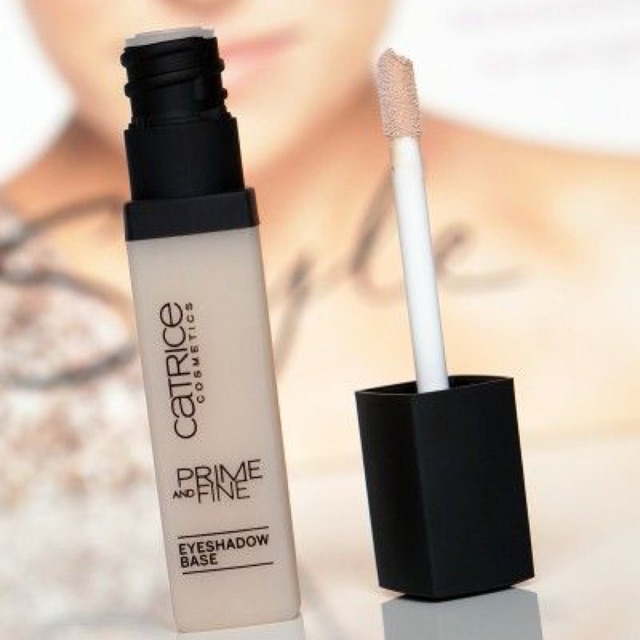 Kem lót mắt Catrice