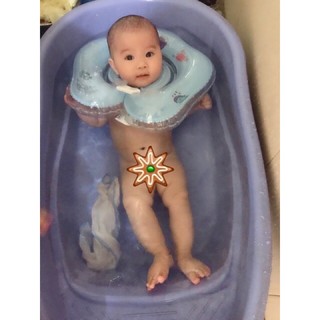 Phao đỡ cổ cho bé
