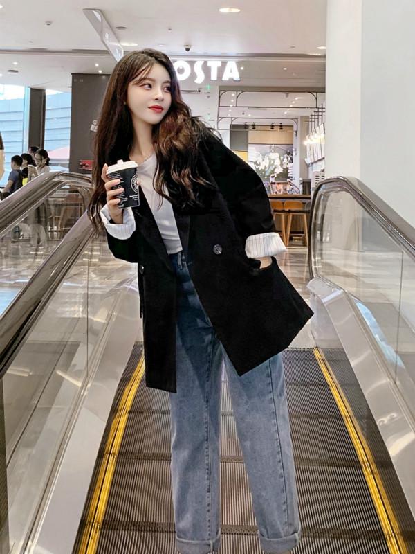 Áo khoác vest trẻ trung có nút
