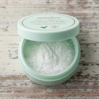 Phấn phủ kiềm dầu innisfree