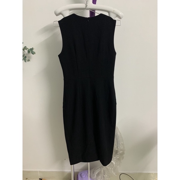 Đầm đen body ivymoda