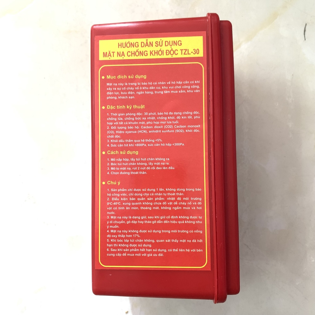 Mặt nạ phòng độc TZL30 giúp chống ngạt khói khi có đám cháy trong chung cư , tòa nhà cao tầng hoặc quán karaoke