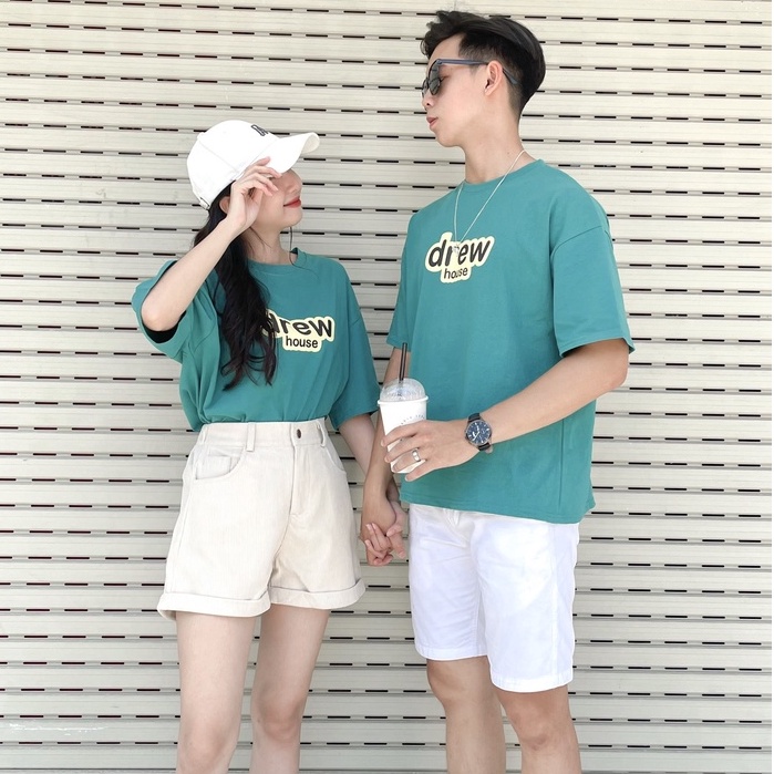 Áo thun form rộng nam nữ Fmstyle tay lỡ Unisex chất cotton 2 chiều cao cấp không bị nhão thoáng mát mùa hè 205290011