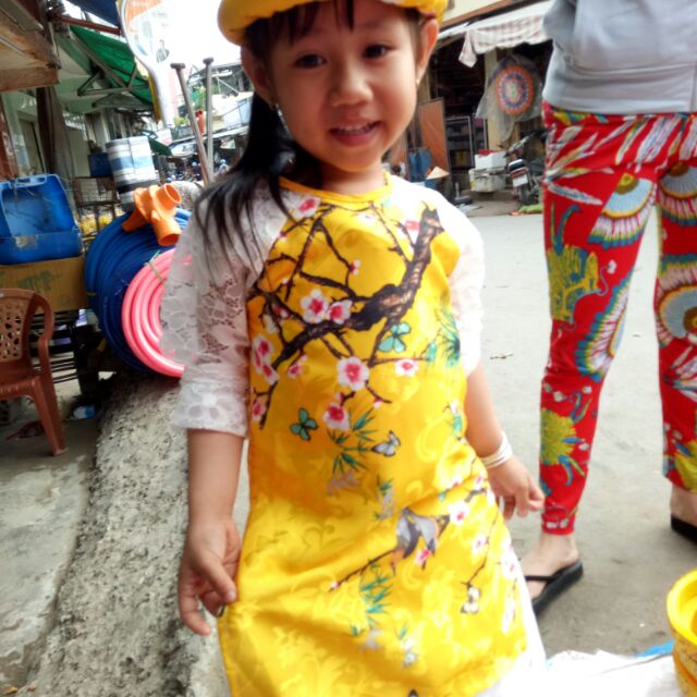 Áo dài cách tân cho bé
