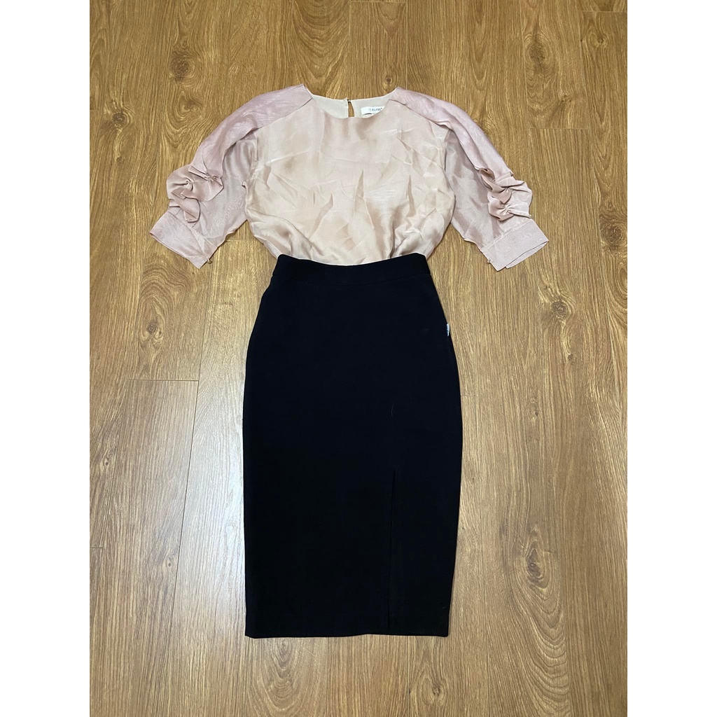 Áo elise size S, phom M cũng vừa. Mới 98%