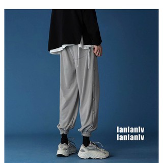 Men's style in loose - fitting pants