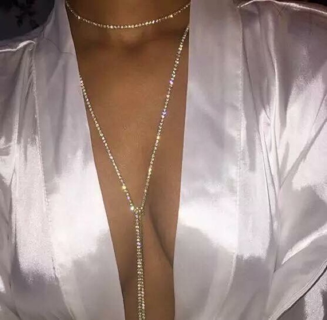 150k, Choker đá dây dài