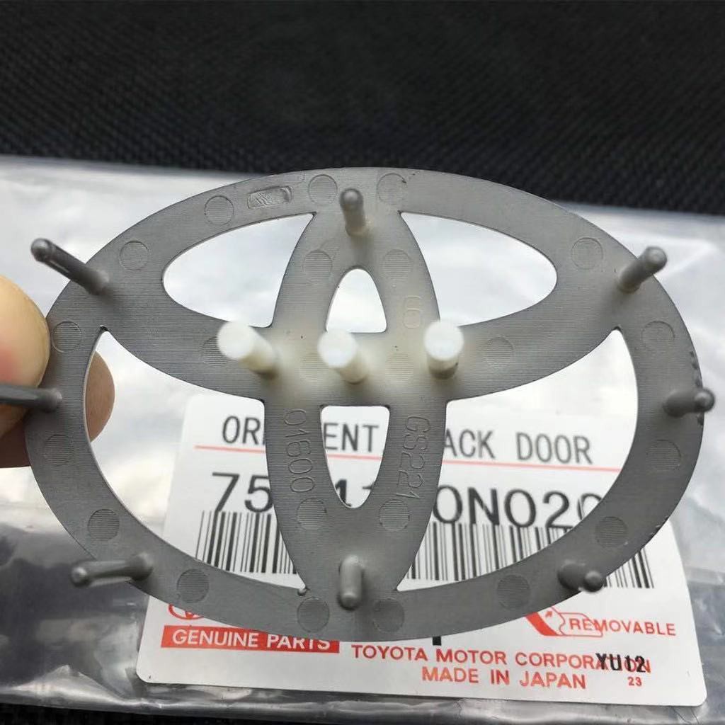 Logo kim loại gắn vô lăng xe hơi Toyota | BigBuy360 - bigbuy360.vn