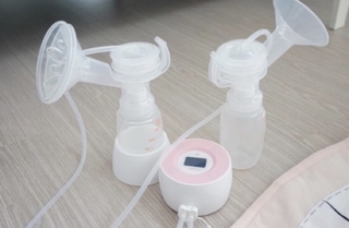 Máy hút sữa điện đôi Unimom