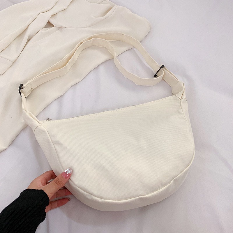 Túi Đeo Chéo Vải (Có Kèm Phụ Kiện) Siêu Nhẹ Cá Tính Ngăn Chứa Rộng Rãi Phong Cách Trẻ Trung Tx9202