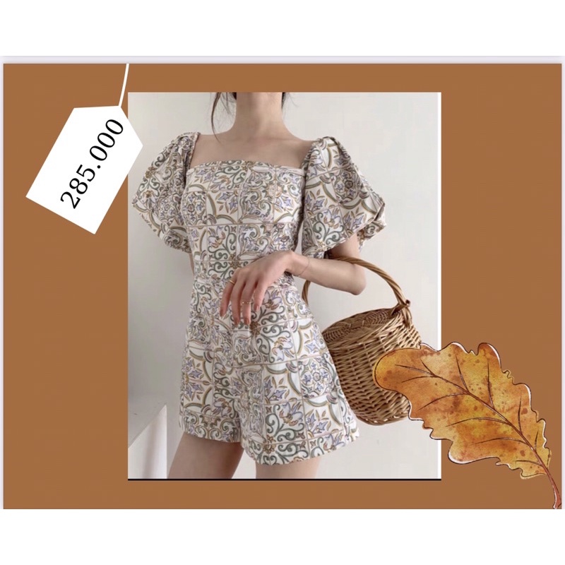 Jumpsuit ngắn họa tiết sang trọng