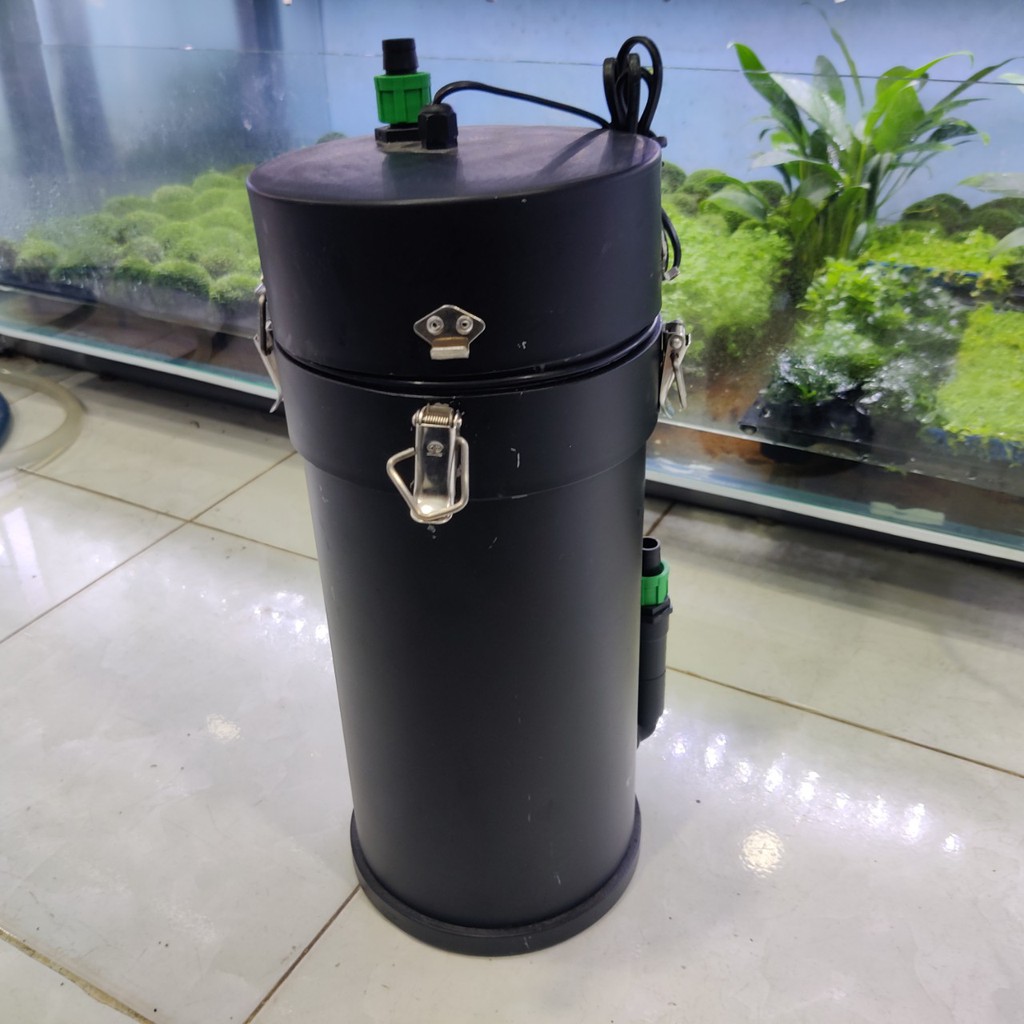 Lọc gấu chế ngoài cho hồ thuỷ sinh.