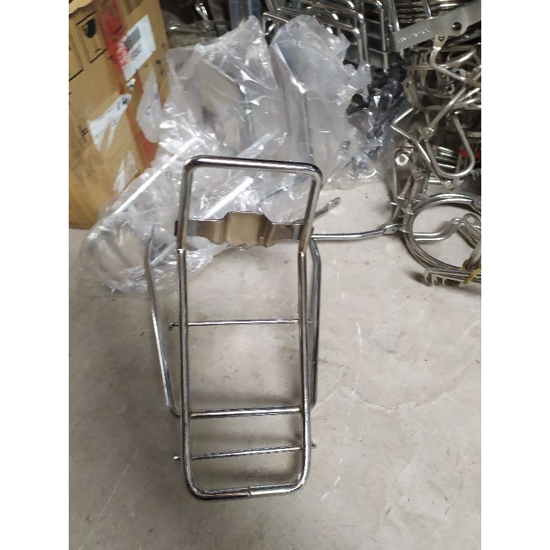 Giá để giỏ xe cup 81,82...