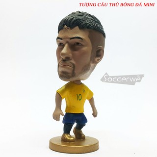 Tượng cầu thủ bóng đá Neymar (Brazil)