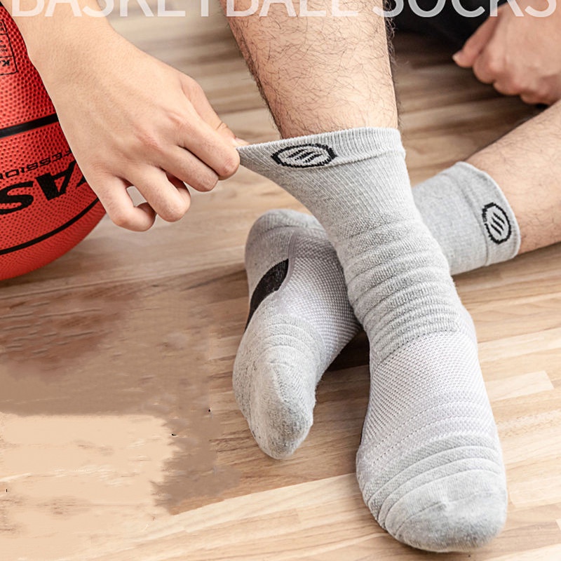 Set 3 đôi vớ thể thao bằng cotton thoáng khí cho nam