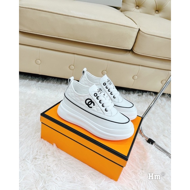 Thể thao độn đế mặt trần trám nhẹ tênh