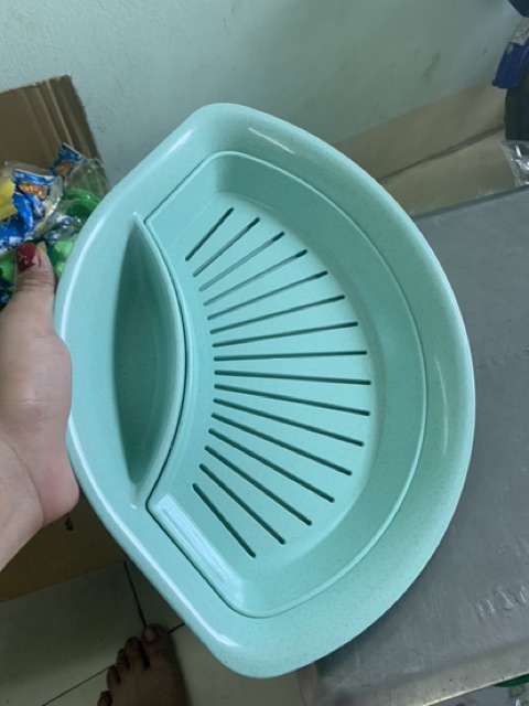 khay đựng thức ăn lúa mạch hình có giá róc nước