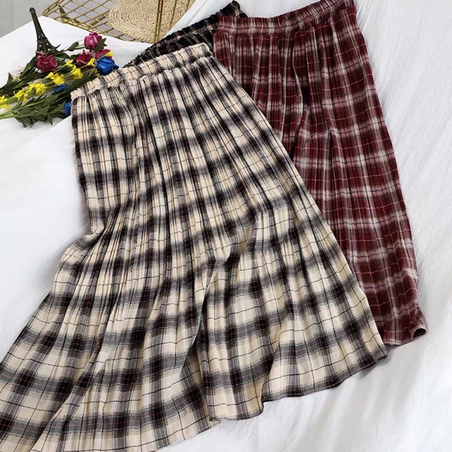 Chân váy kẻ dài midi