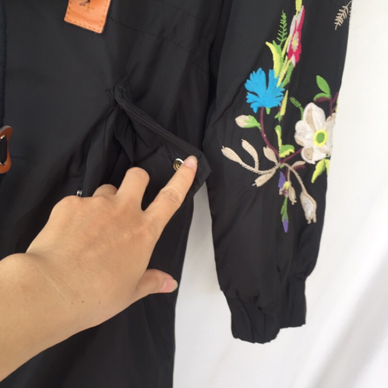 Siêu phẩm khoác mangto tay thêu Hàn lông vũ nhẹ siêu xinh