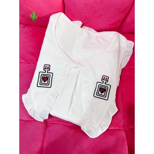 Áo sơ mi nữ bánh bèo họa tiết in logo xinh xắn, áo sơ mi nữ cổ thuyền cánh sen 🍀🍀🍀Pc877