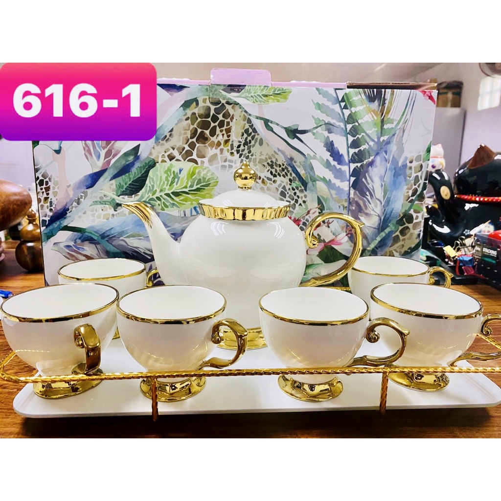 Bộ ấm trà bằng sứ cao cấp Cổ Vịt dung tích 1,4 lít + 06 ly có quai cầm mạ vàng + Khay sứ siêu đẹp, sang trong
