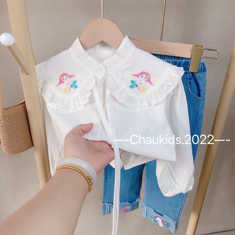 Set áo sơ mi cổ bèo thêu cô gái + quần jean cho bé gái
