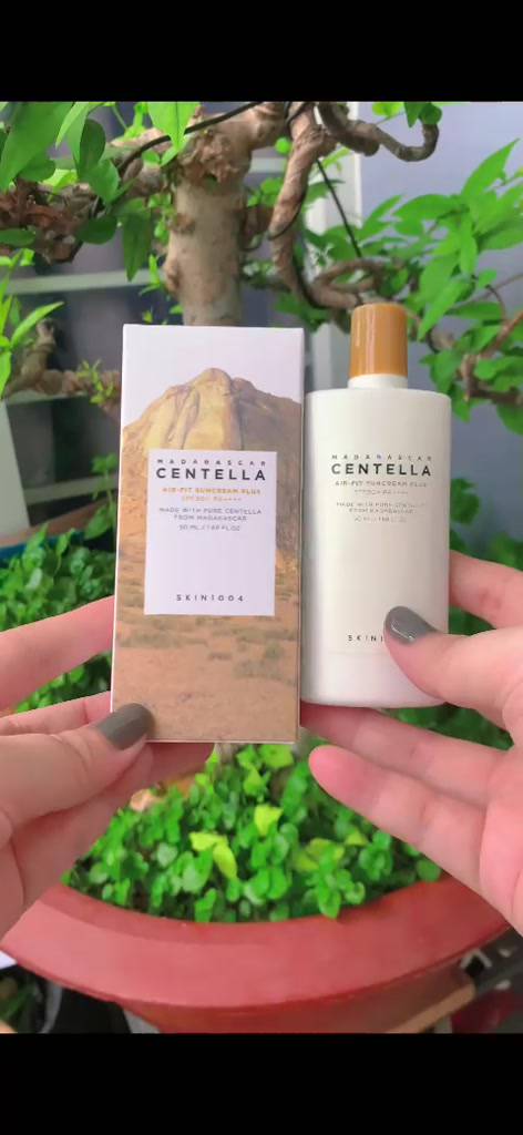 Kem chống nắng Skin1004 Madagascar Centella Air Fit Sun Cream Plus SPF50+PA++++ | BigBuy360 - bigbuy360.vn