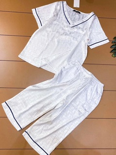 Bộ lụa lỡ cổ tim