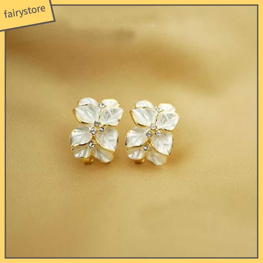 Bông Tai Hình Hoa Đính Đá Dễ Thương