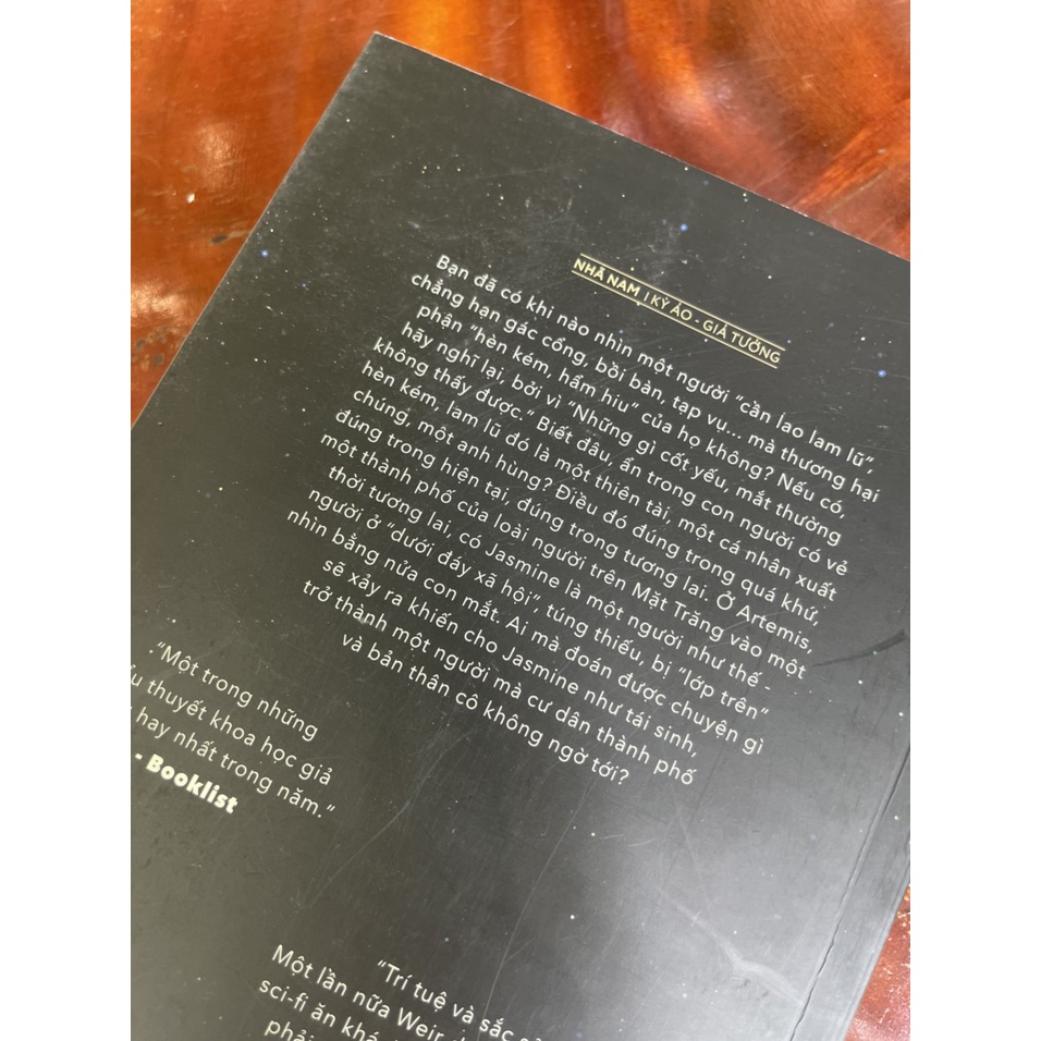 Sách -  Artemis - Cuộc chiến trên mặt trăng - Andy Weir – Lê Đình Chi dịch - Nhã Nam (Sách mới 2022)